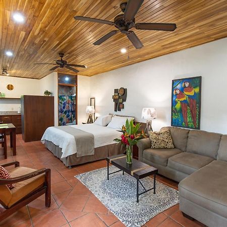 Jungle Creek Aparthotel Manuel Antonio Bagian luar foto