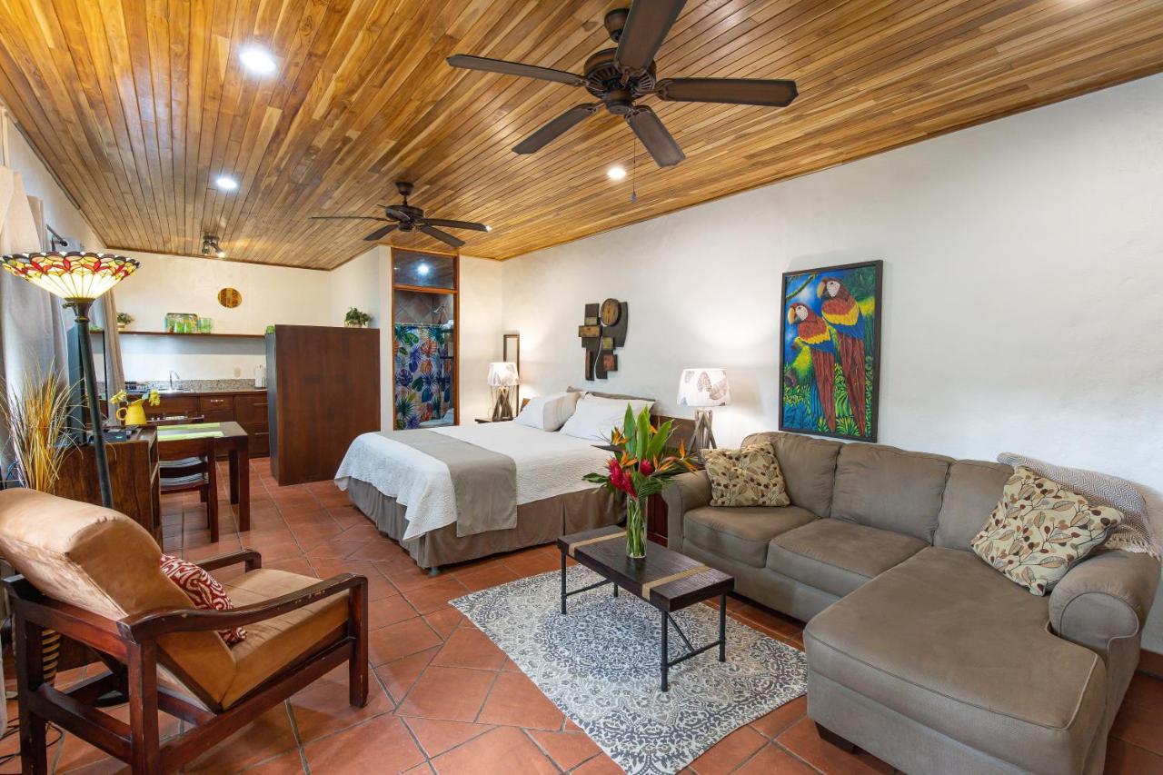 Jungle Creek Aparthotel Manuel Antonio Bagian luar foto