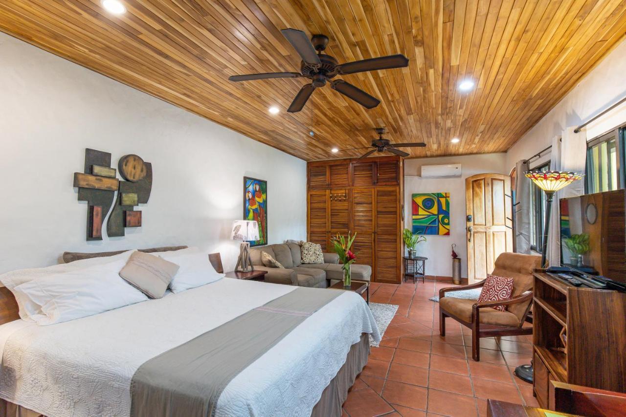 Jungle Creek Aparthotel Manuel Antonio Bagian luar foto