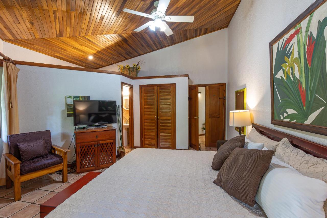 Jungle Creek Aparthotel Manuel Antonio Bagian luar foto