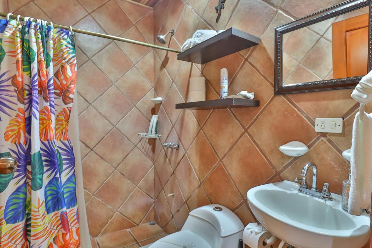 Jungle Creek Aparthotel Manuel Antonio Bagian luar foto
