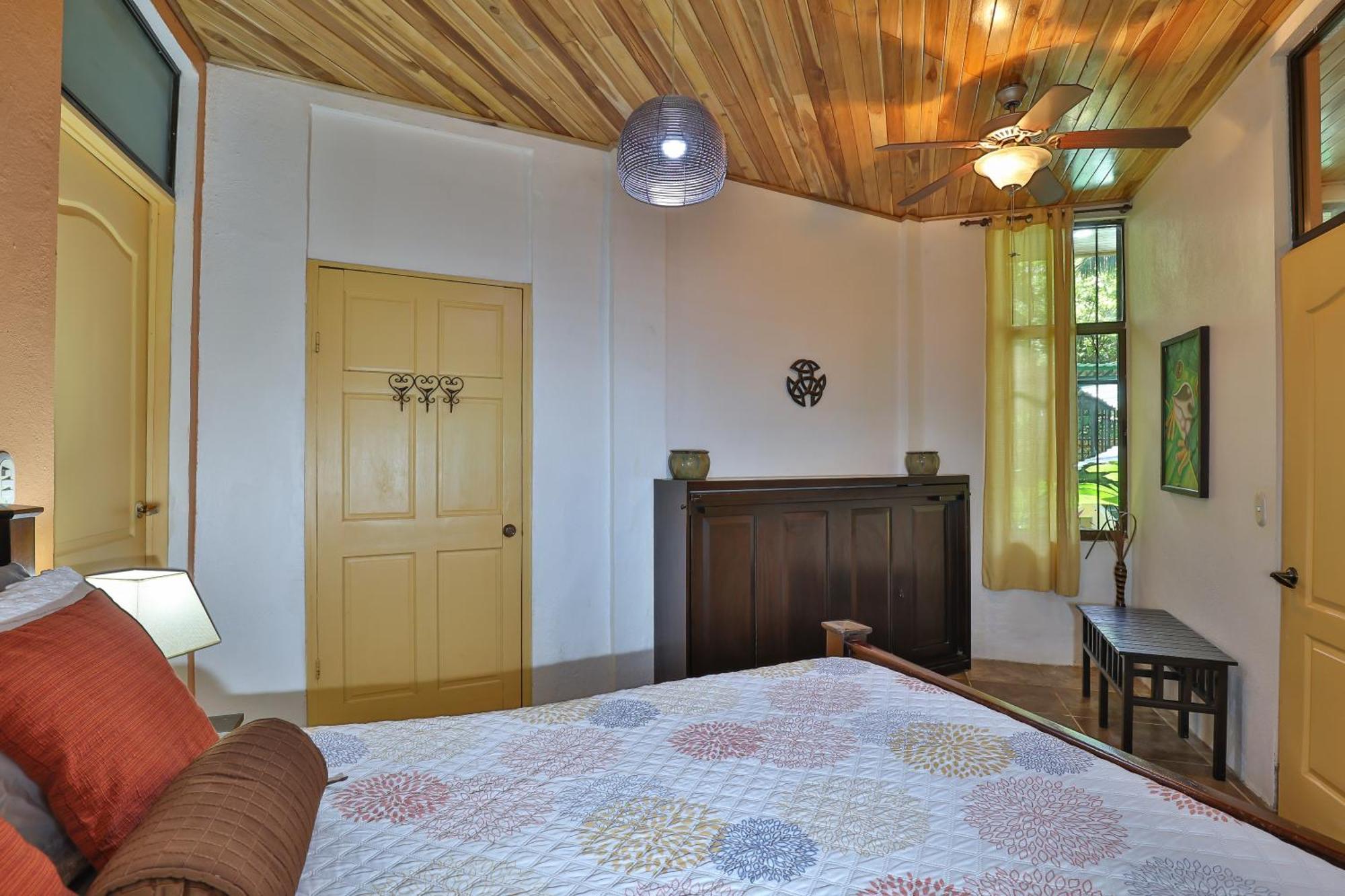Jungle Creek Aparthotel Manuel Antonio Ruang foto